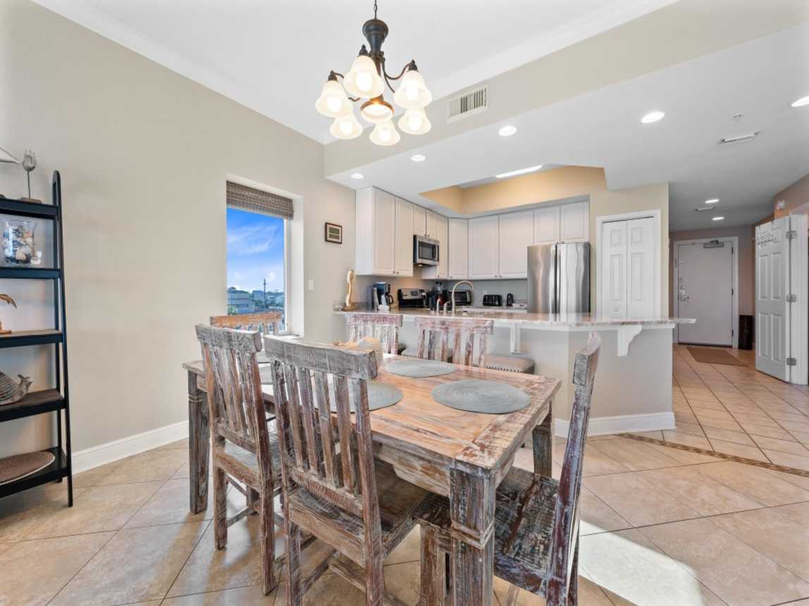 7 San Carlos 309 Dining Area