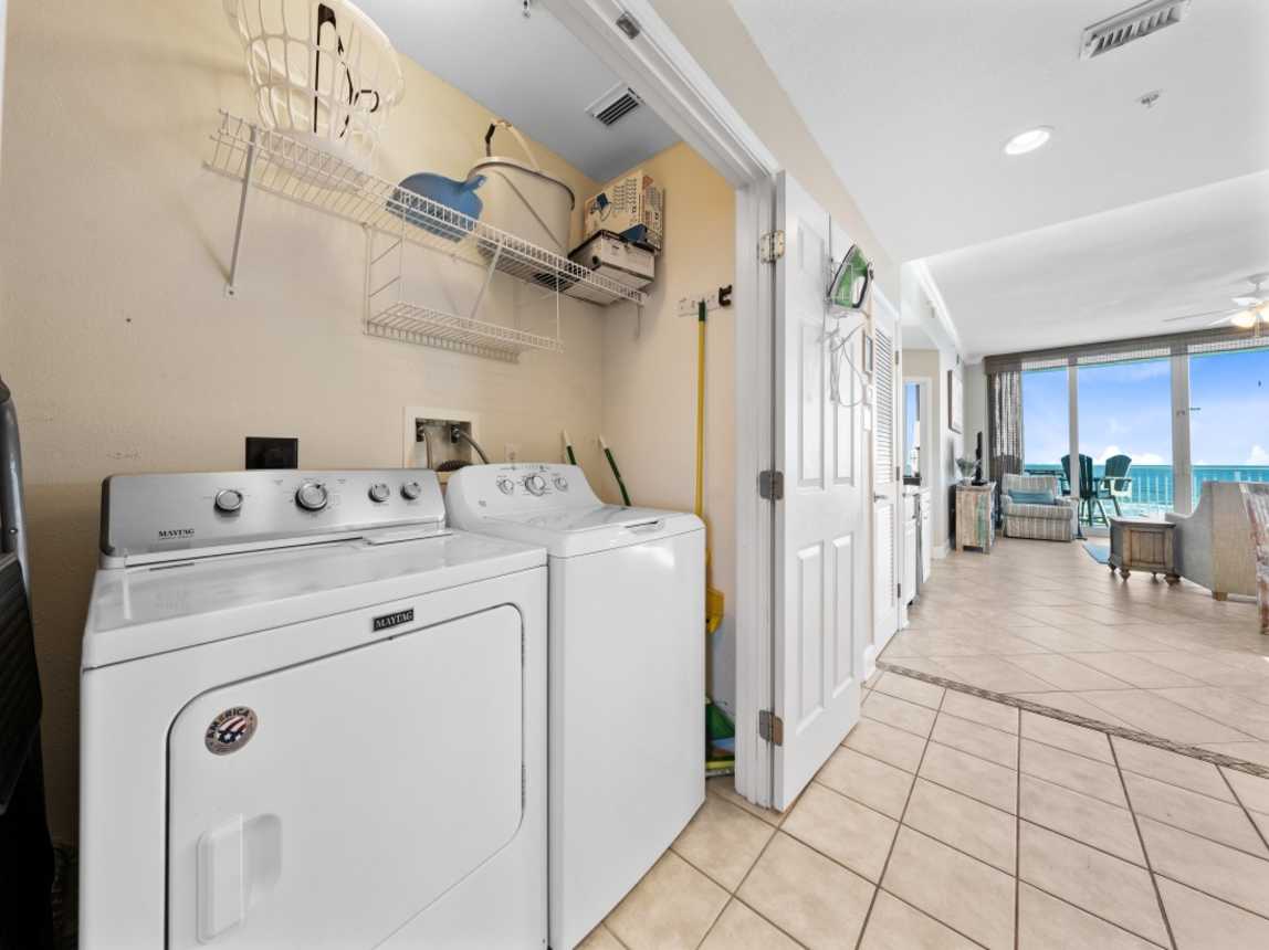 23 San Carlos 309 Laundry