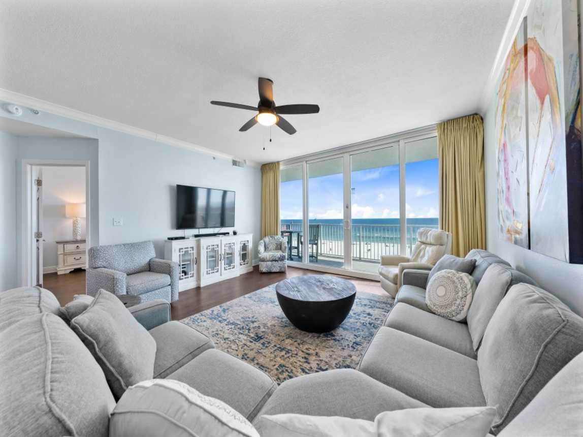 2 San Carlos 409 Living Room