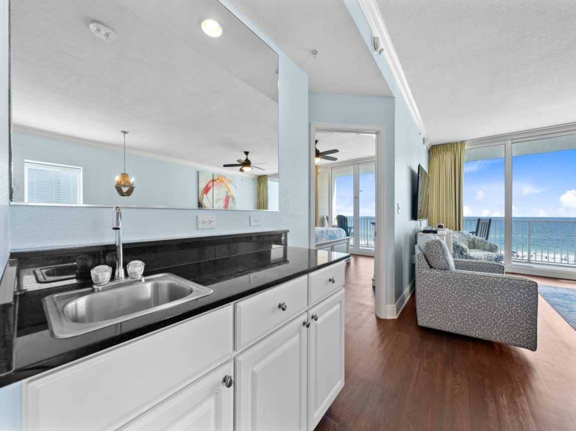 8 San Carlos 409 Wet Bar