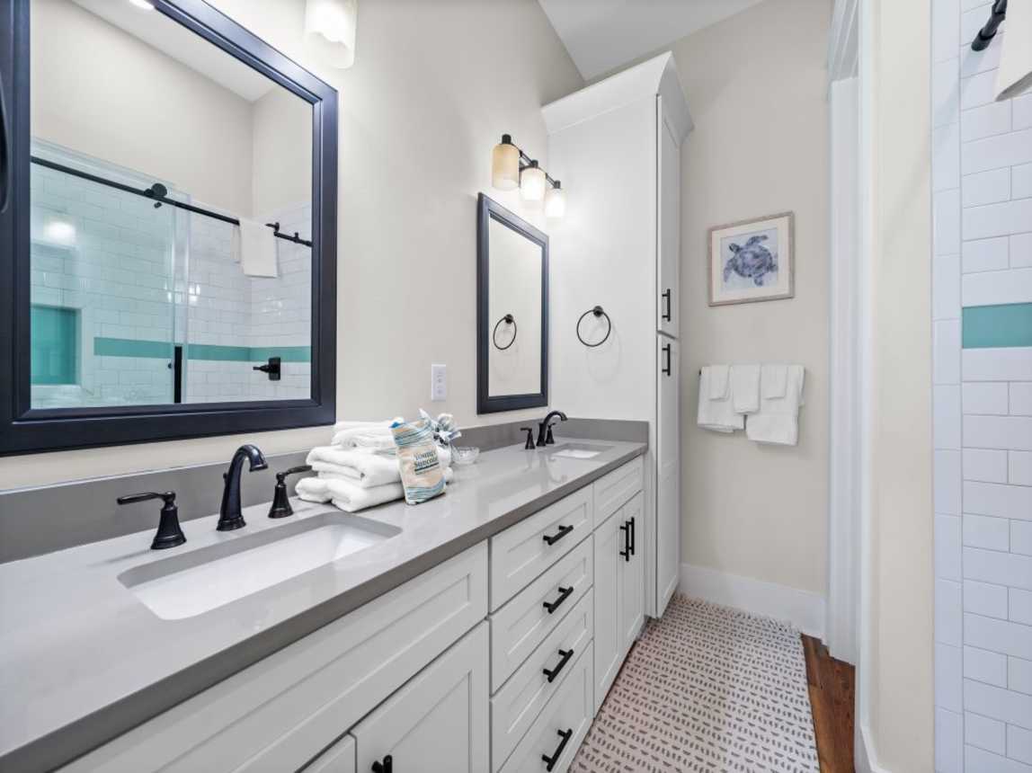 17 His & Hers Primary Bathroom