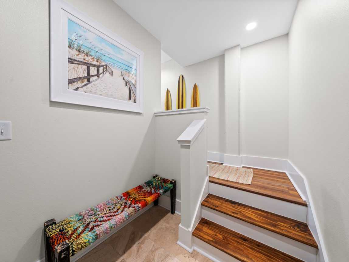 29 His & Hers Main Entry