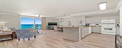 Amazing views! Welcome to  "Beach Vibes" 