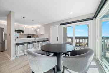 Stunning Gulf front Condo on the Beach