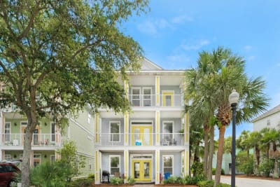 Deja Blue: Pet Friendly! Pool Front