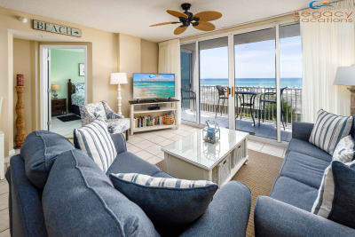 Island Princess 214-Beautiful Updated 2Bd Beachfront Co