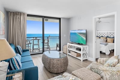 BEACH FRONT condo in picturesque Destin