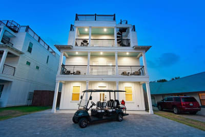 Top Gun: Pet Friendly! Golf Cart Rental Available!