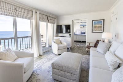 Ocean front 2 balconies 3 br 3 ba 5 stars! 