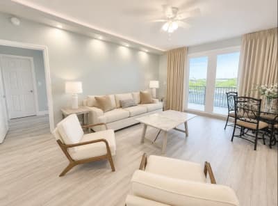 328 Large Condo Sleeps 8 