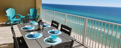 Oceanfront dining for 6.