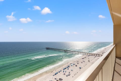 Panama City Beach, Calypso Resort 2105W 