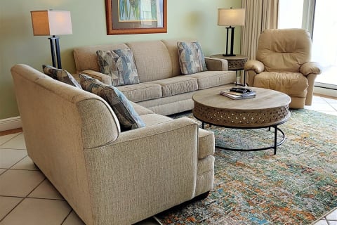 1402 - Large, Roomy and Ready for YOU!  