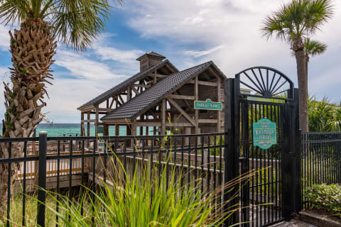 Beach Breeze, Emerald Shores