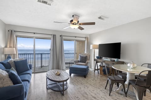 Coral Reef Club Unit 17