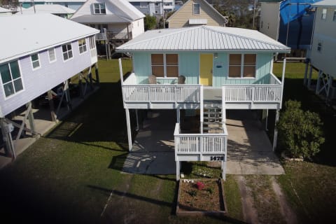 Midnight Mullet: A Gulf Shores Cottage