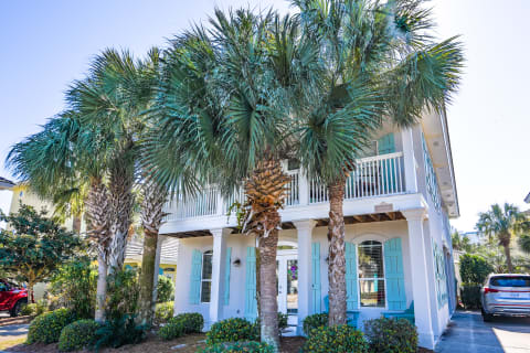 Casa Grande - Gorgeous Two-Story home