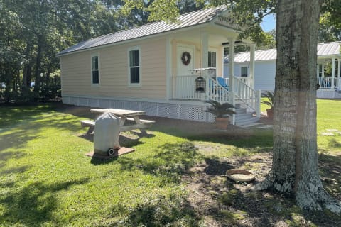 BON SECOUR COTTAGES 