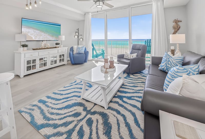 Beachfront Condo w/Free Beach Service | Bunk Room
