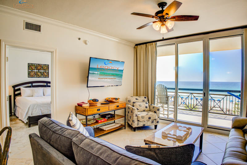 Fabulous Azure Beachfront w/ Great Amenities Including 
