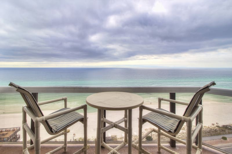 "DIAMOND IN THE SKY"  OCEAN FRONT - 2 GUEST 