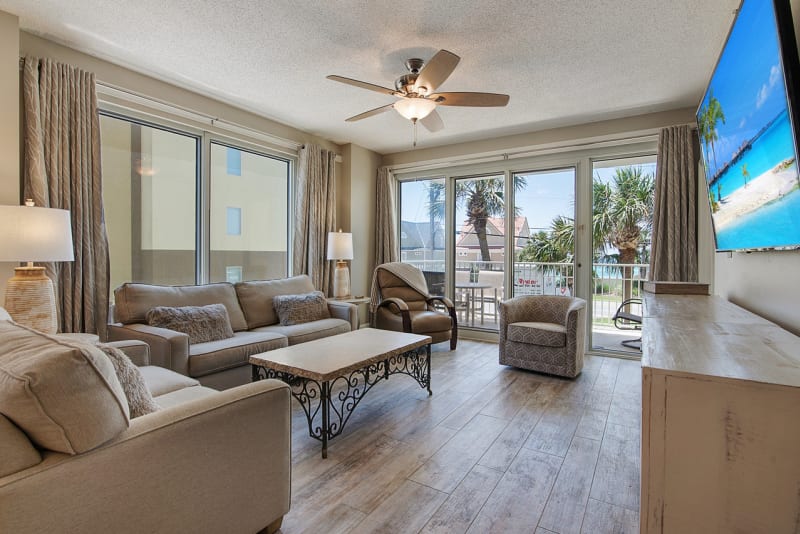 206 - Villa Vanilla *Gulf Front* Beach Pool!