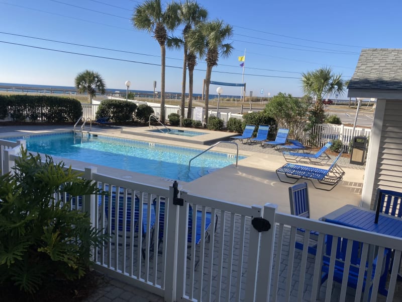NEW 1st FLOOR, GULF VIEWS, WALKOUT TO POOL