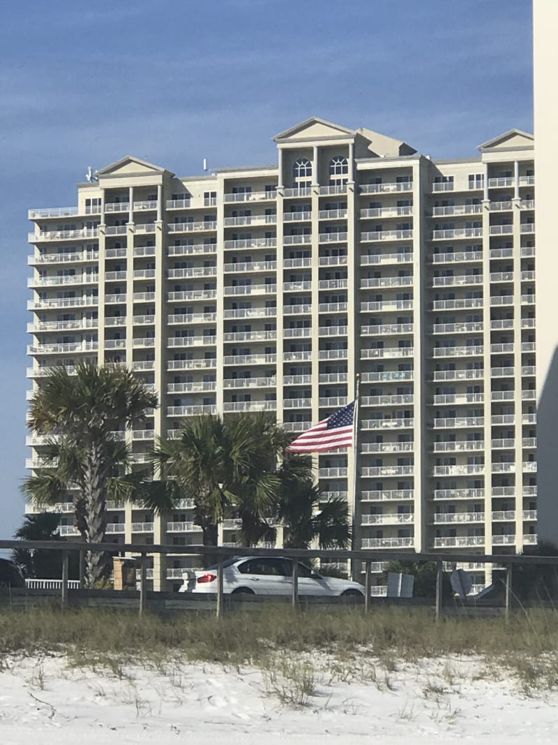 Gulf View Condo: 5 minute walk to beach