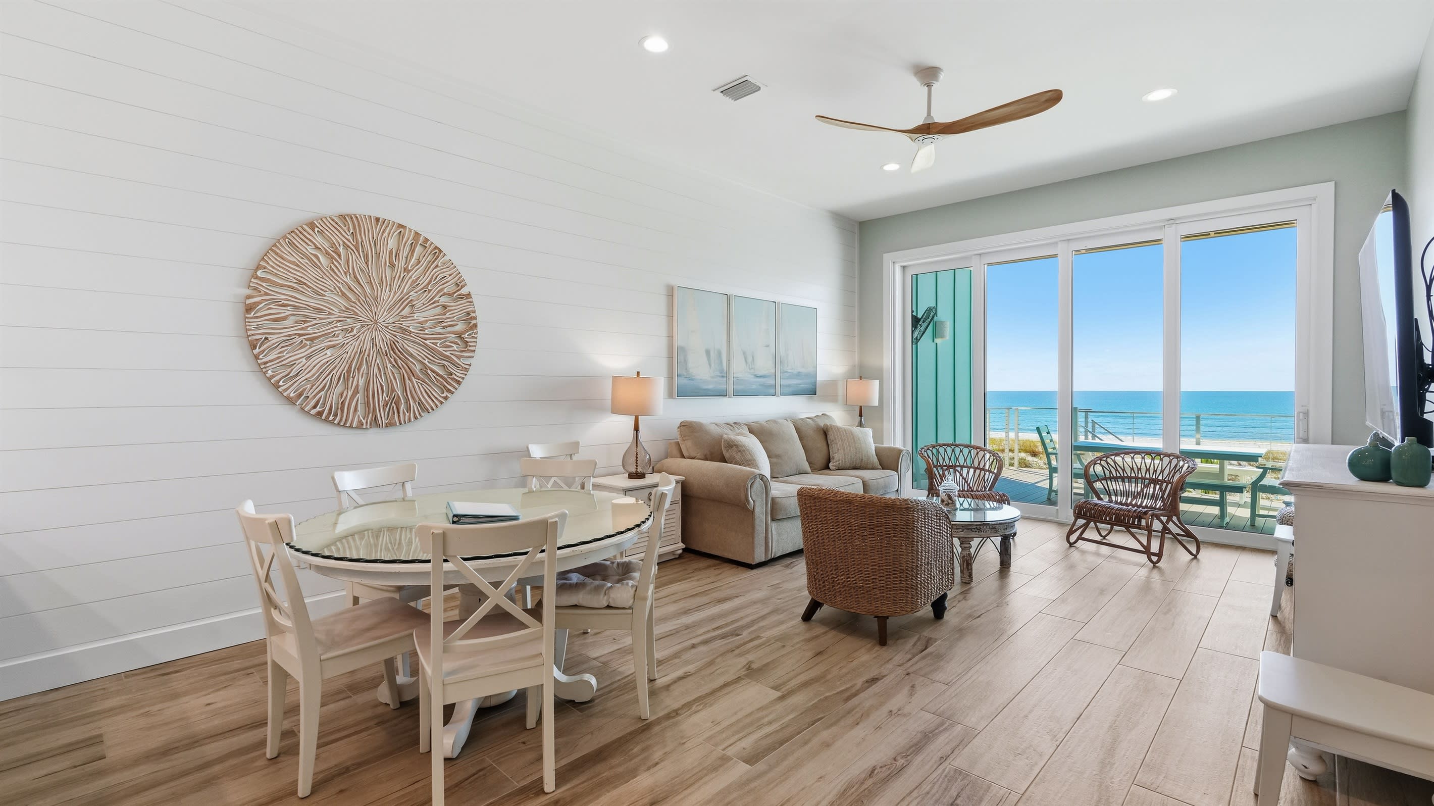 Main level living/dining room