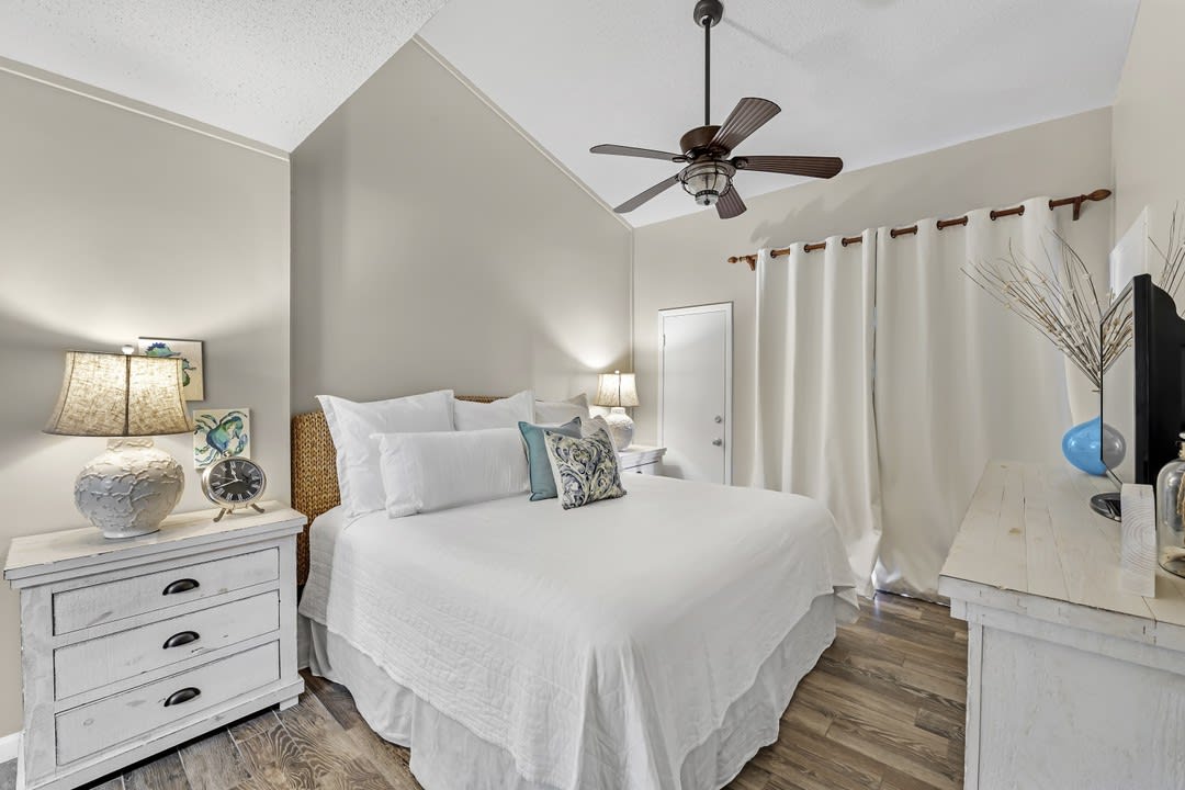 Primary downstairs bedroom