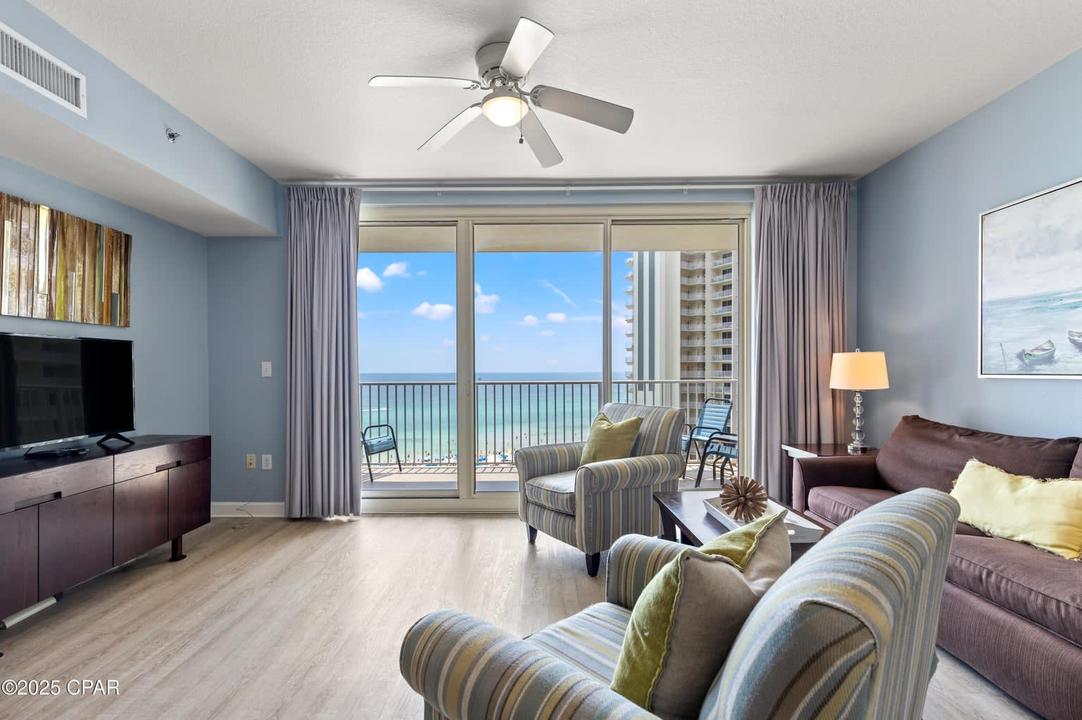 Living room, dining room, kitchen outstanding ocean views 24/7!!!