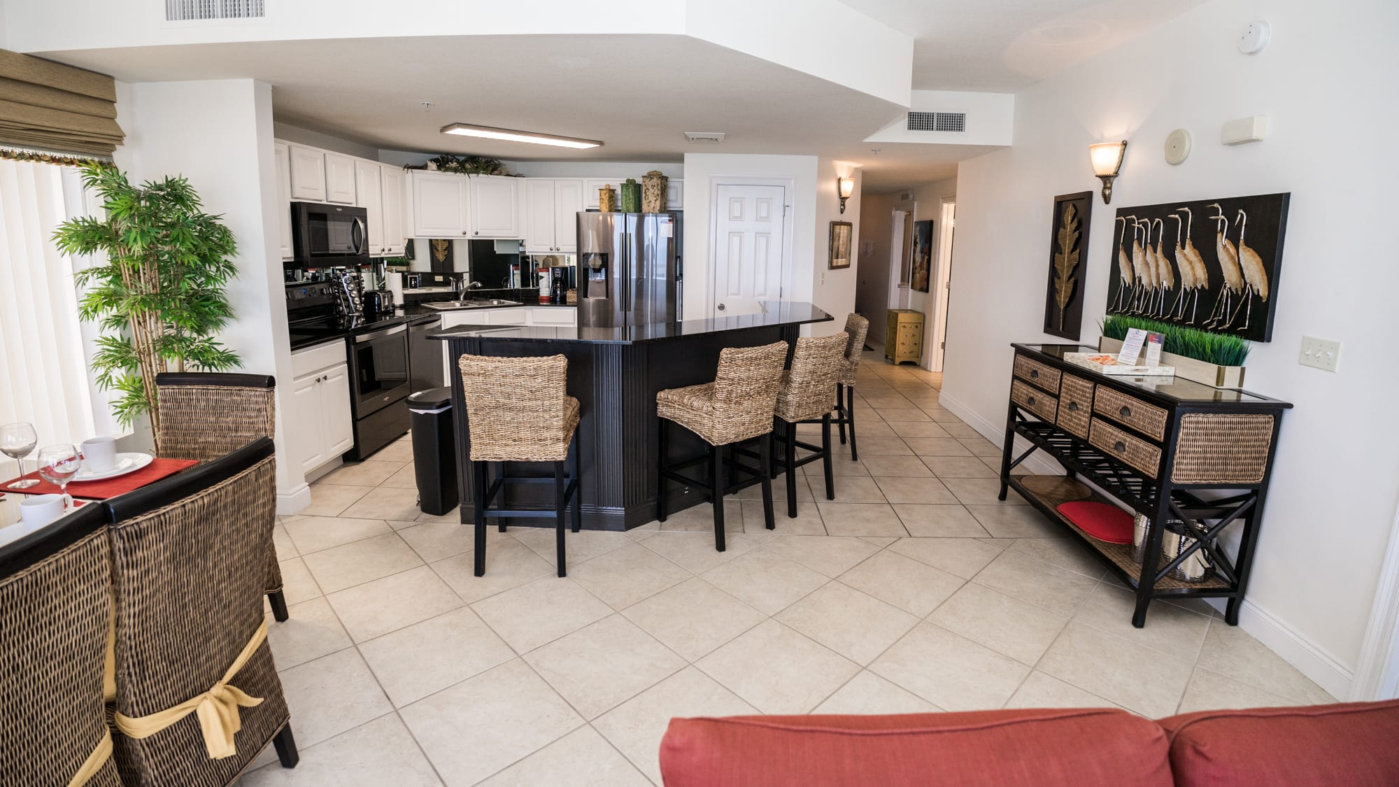 Breakfast Bar, Side Bar & Hall to Entrance.