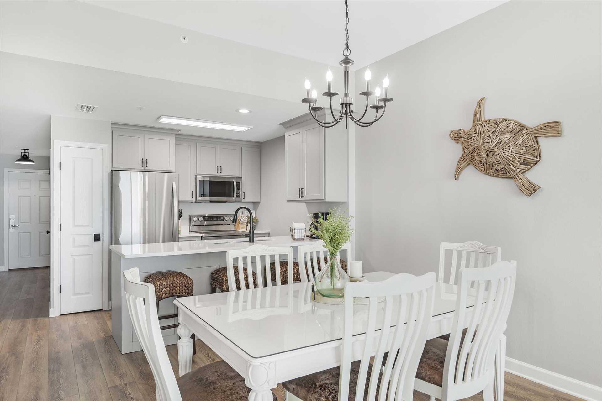 dining room at beach retreat 406 dining room at beach retreat 406