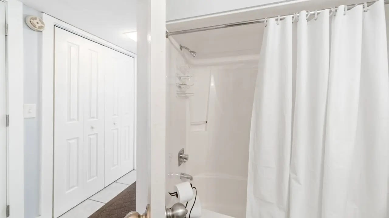 Second bathroom with tub/shower