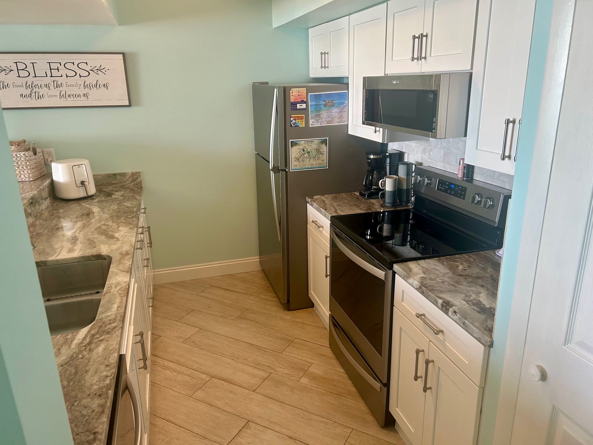 Fully-stocked Kitchen