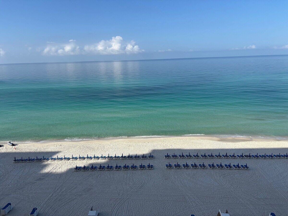 Beach access near to Condo