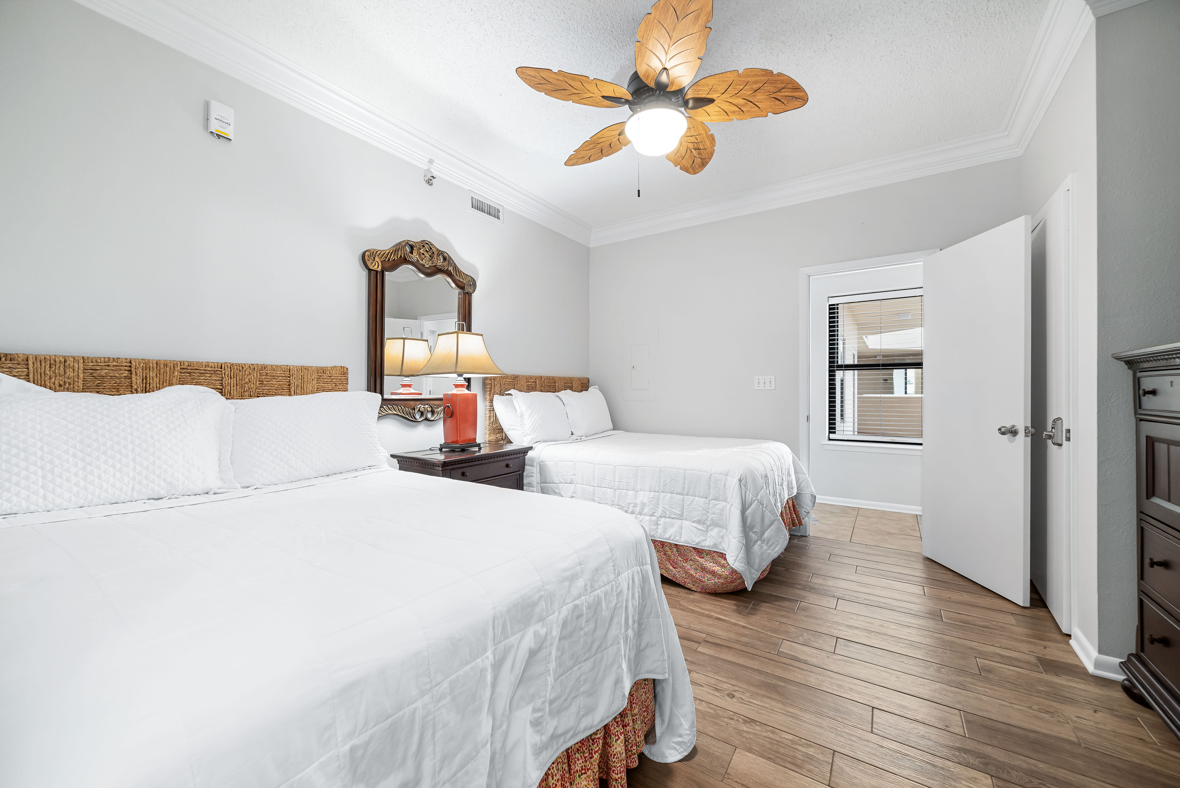 Second bedroom with two queen size beds