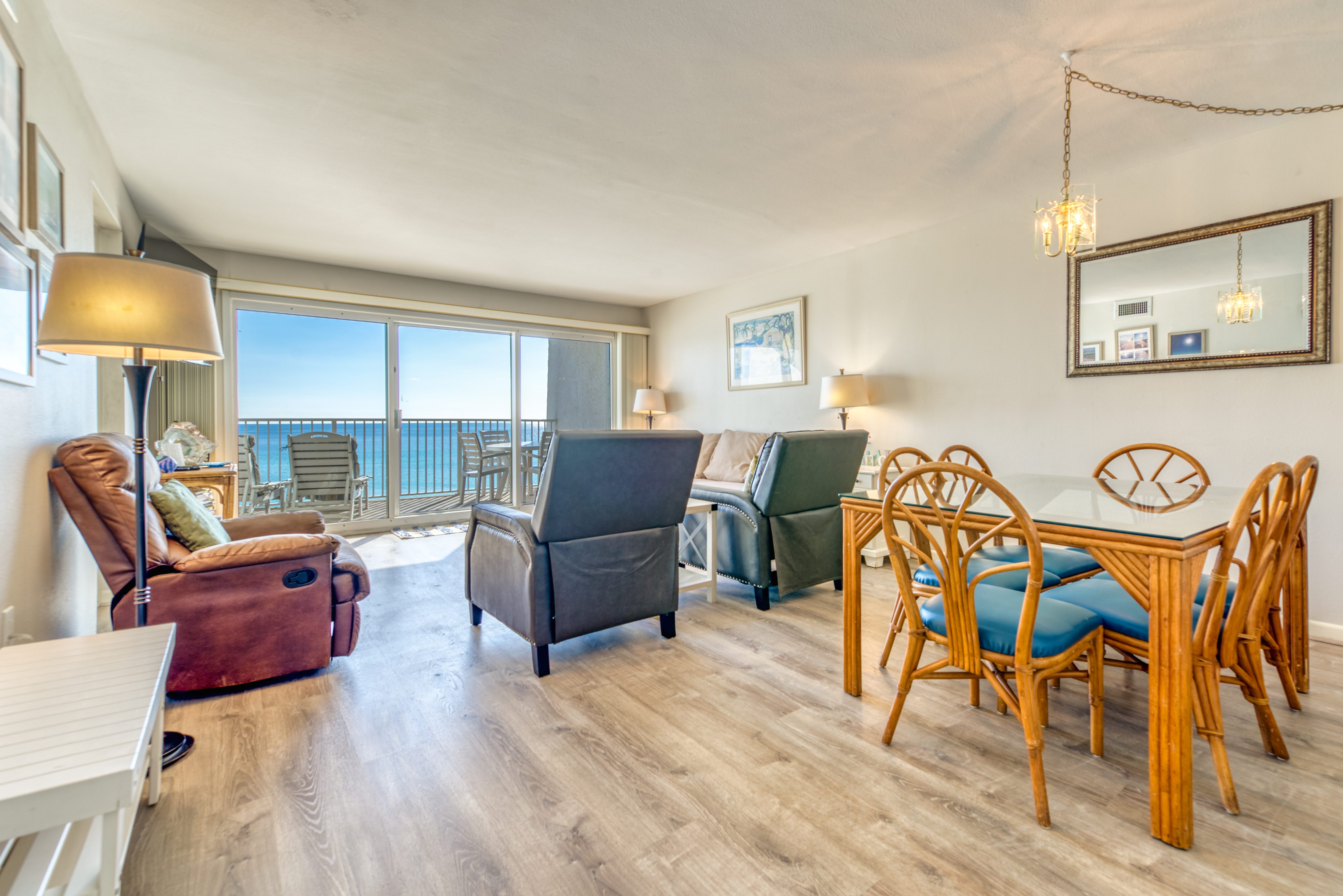 Wake up to this stunning beachfront view!