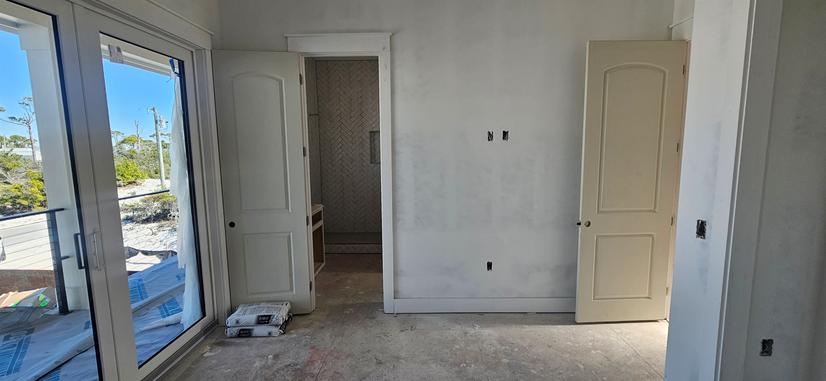 Queen Bedroom with Balcony