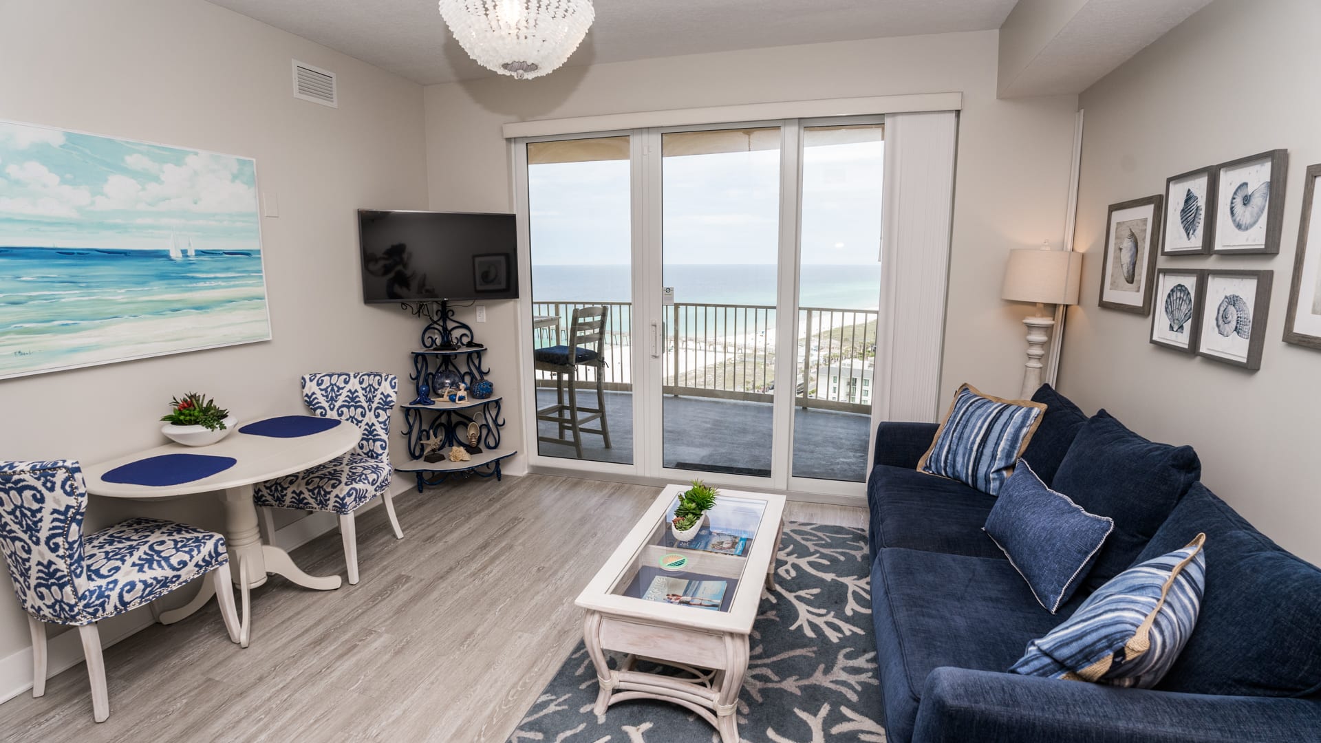 A COMFY ROOM FOR TWO OR FOUR