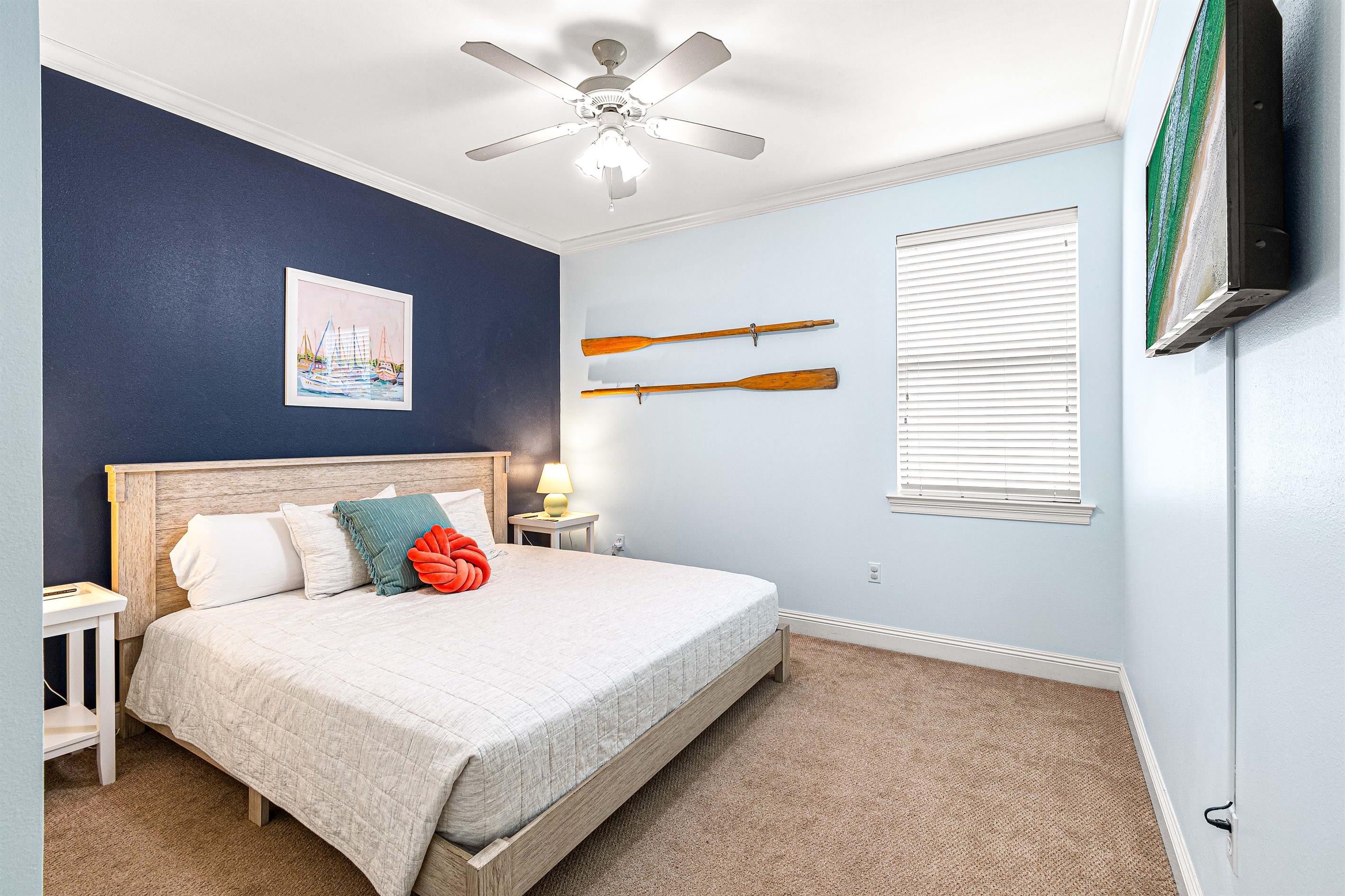 2nd floor king bed and smart tv