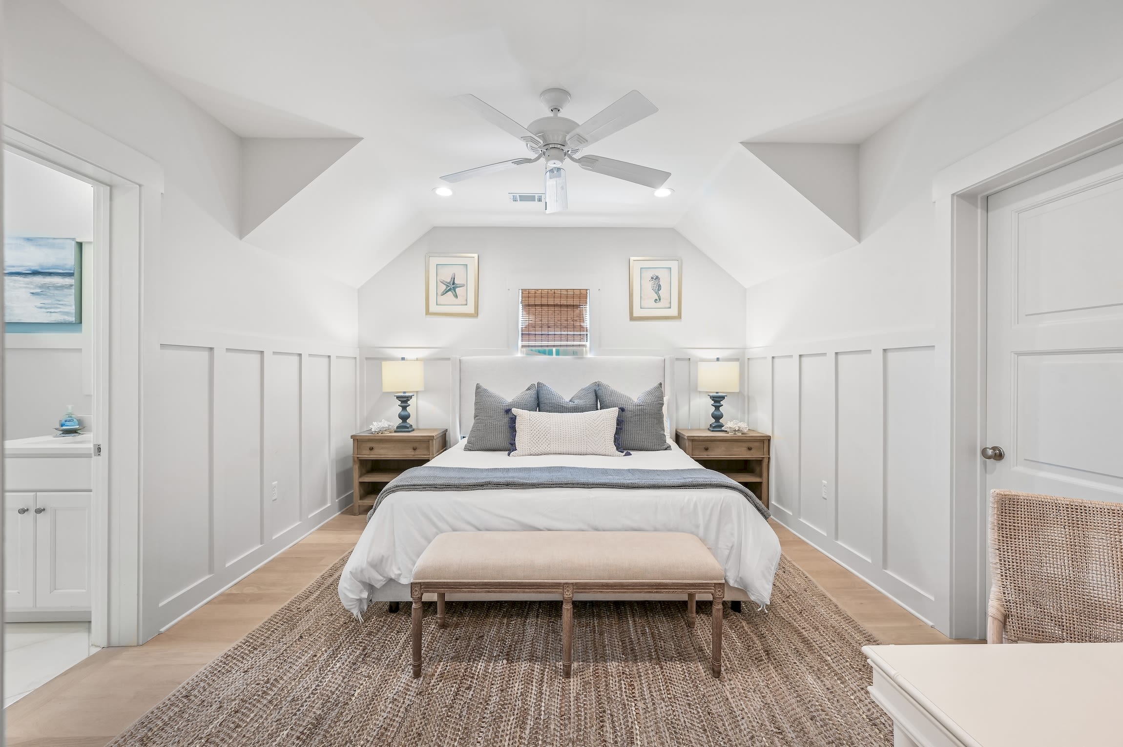 Upstairs Master Suite with King bed