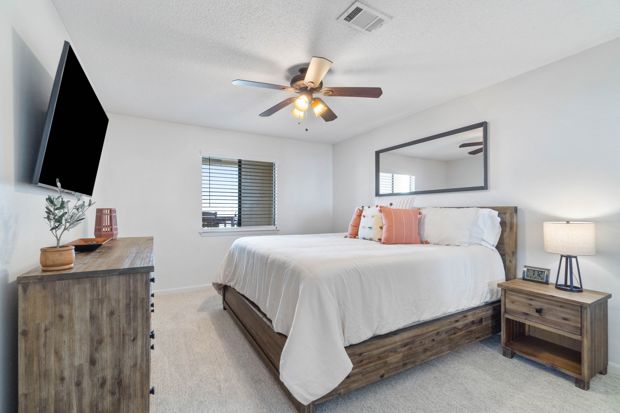 Master Bedroom (King)