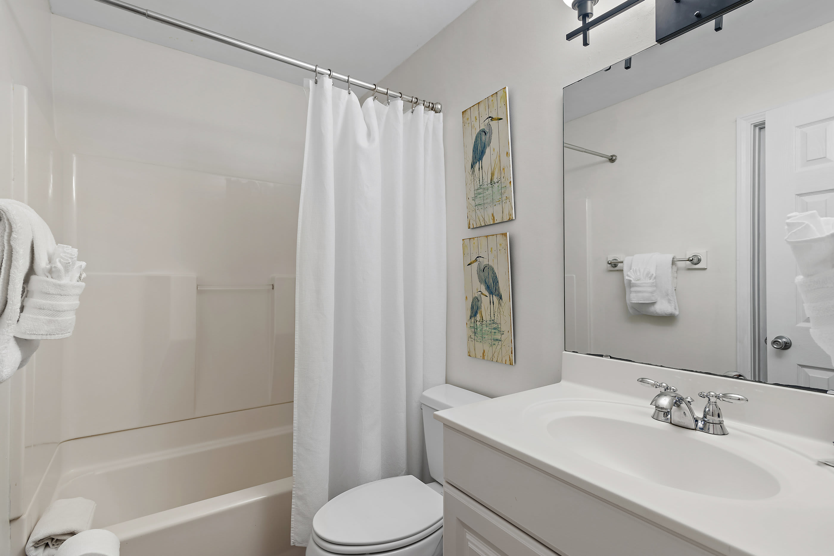 Bath off of king guest room