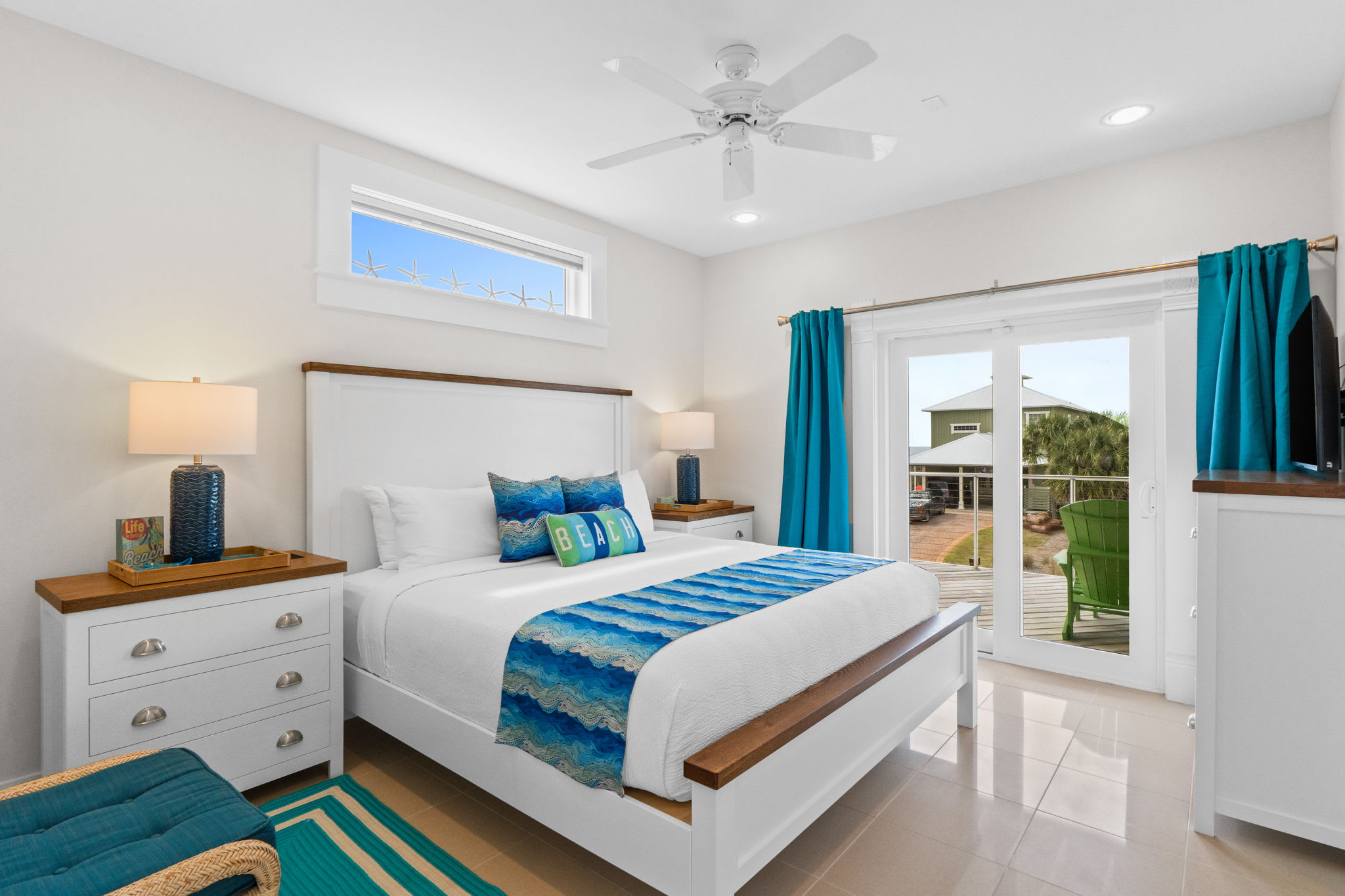 # 1 King bedroom with en suite bath