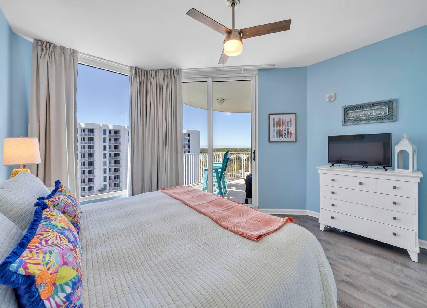 Master bedroom king bed