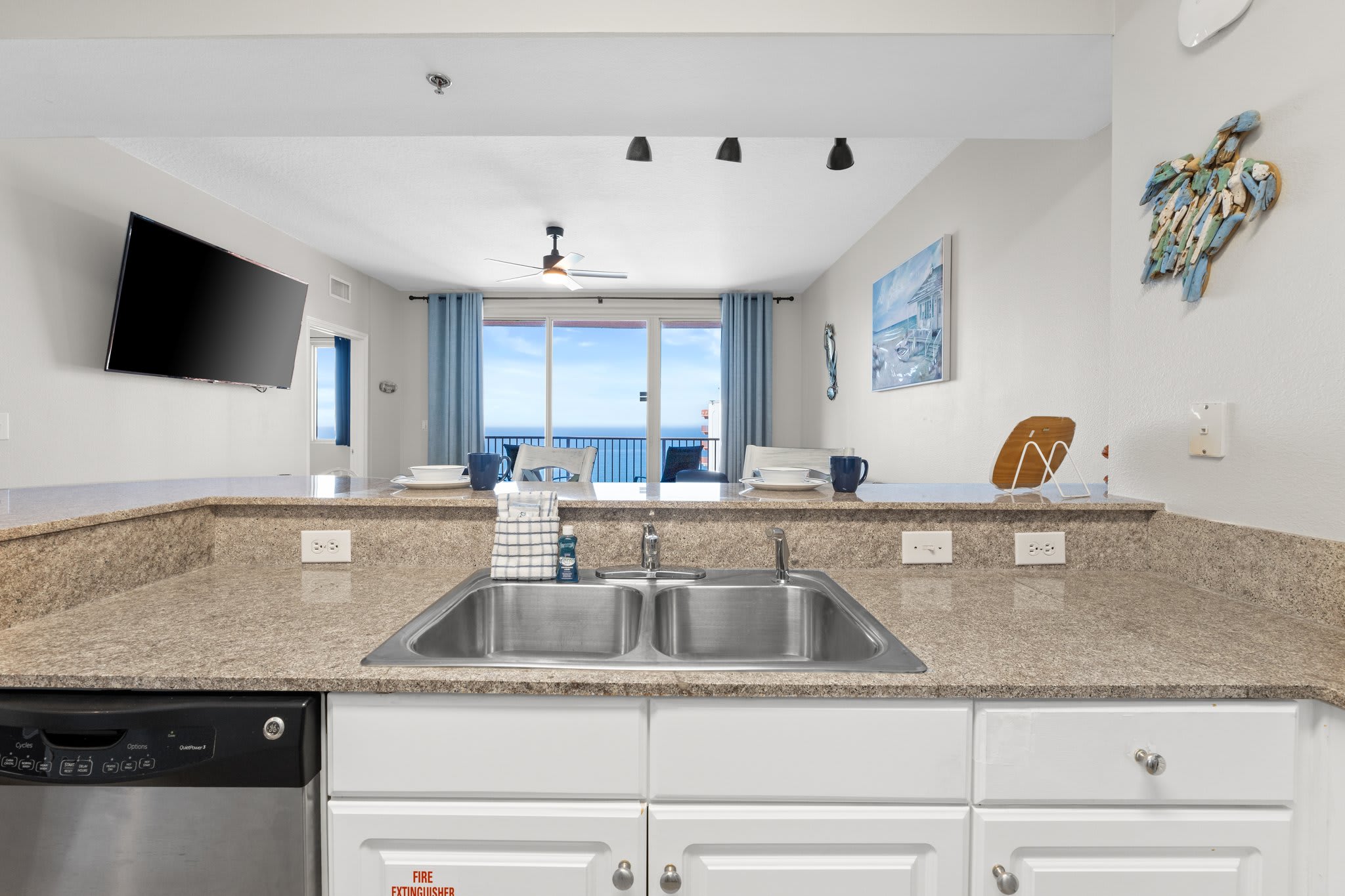 A kitchen with a view&mdash;enjoy sweeping Gulf scenery as you cook or unwind