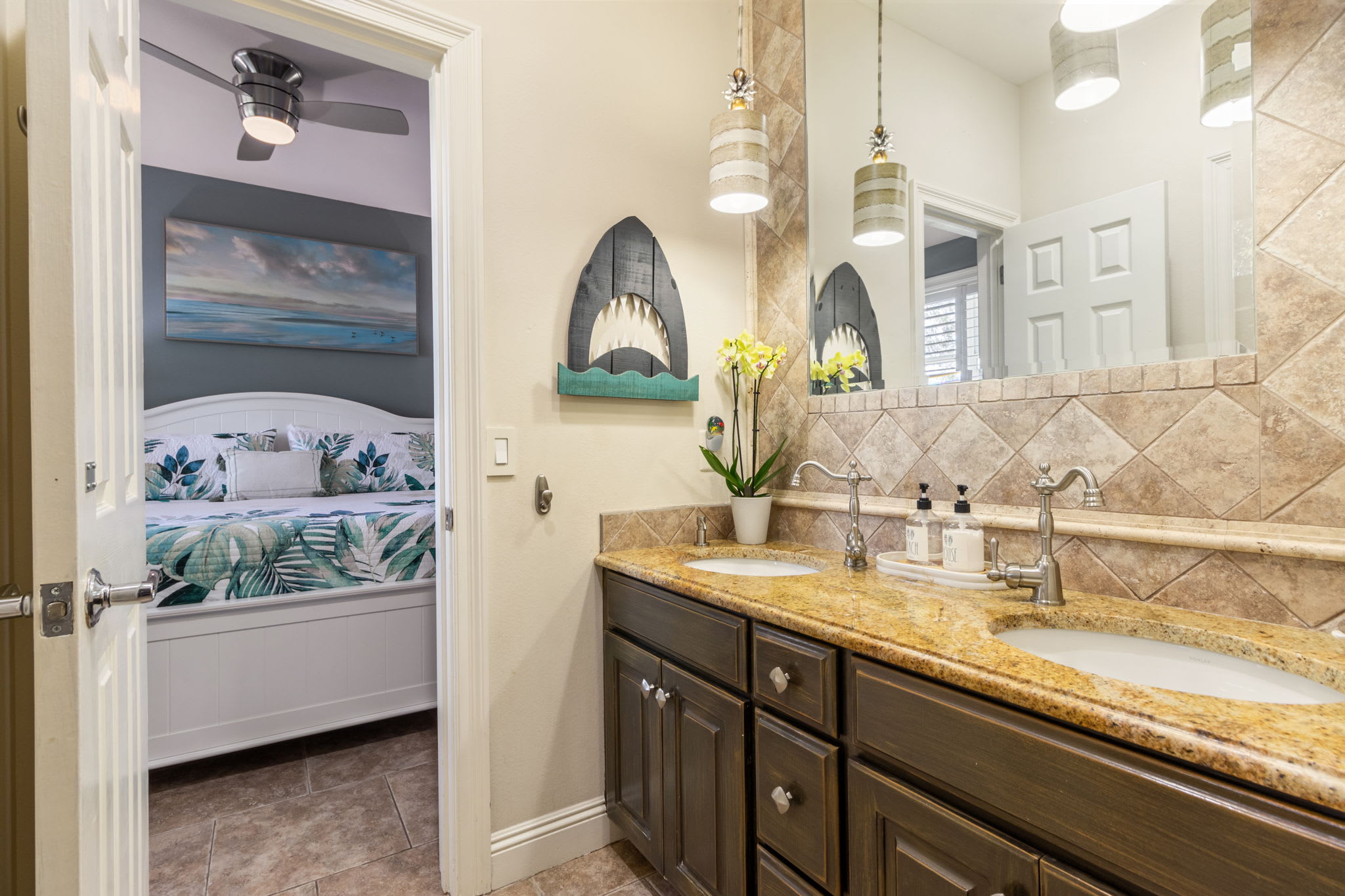 Jack &amp; Jill full bathroom between bedroom 2 king room and bunk room