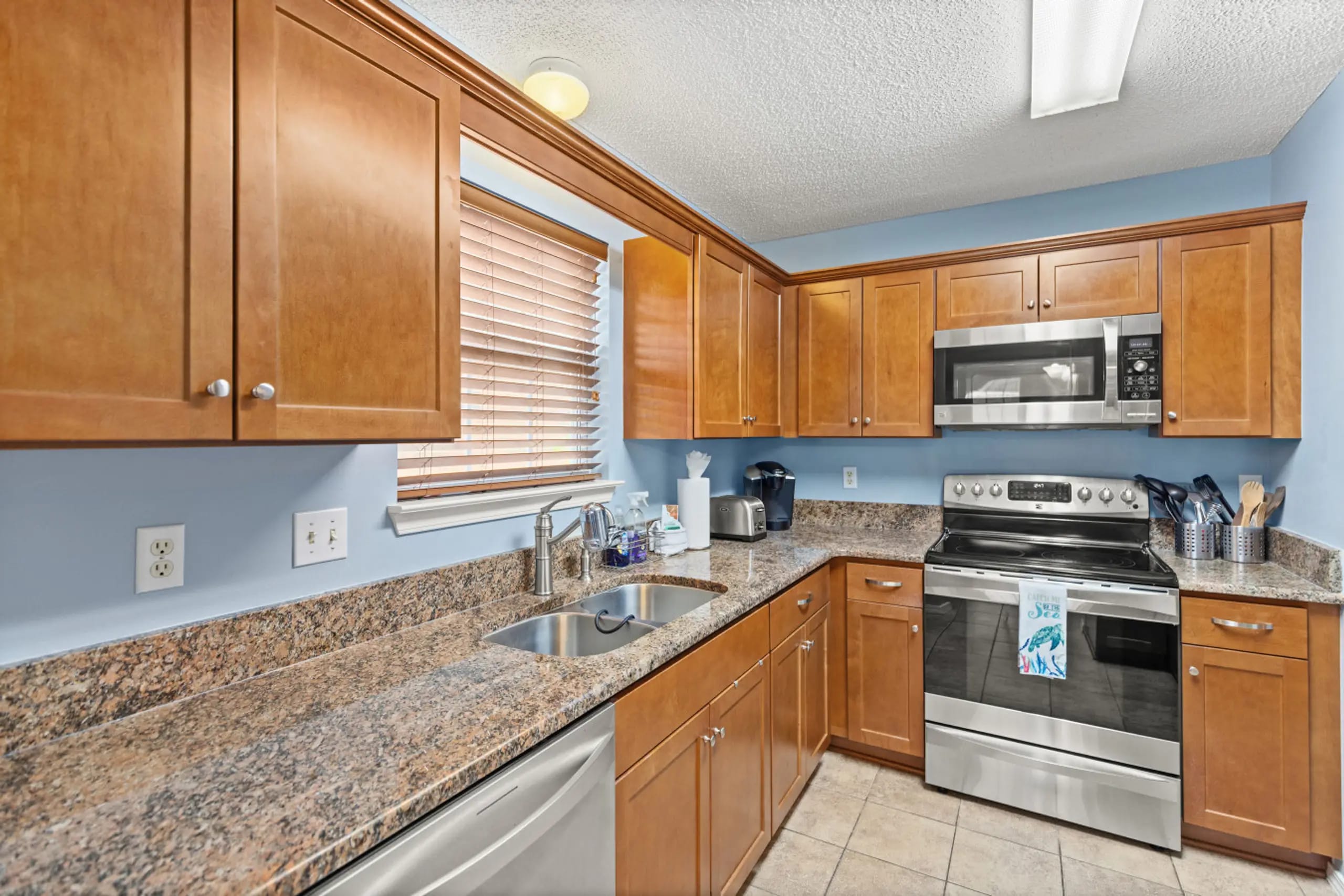 Fully Stocked Kitchen