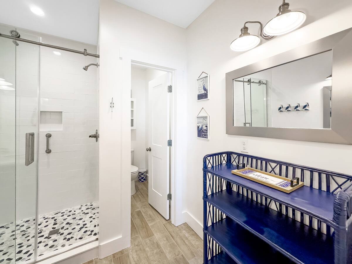 Master bathroom Master bathroom